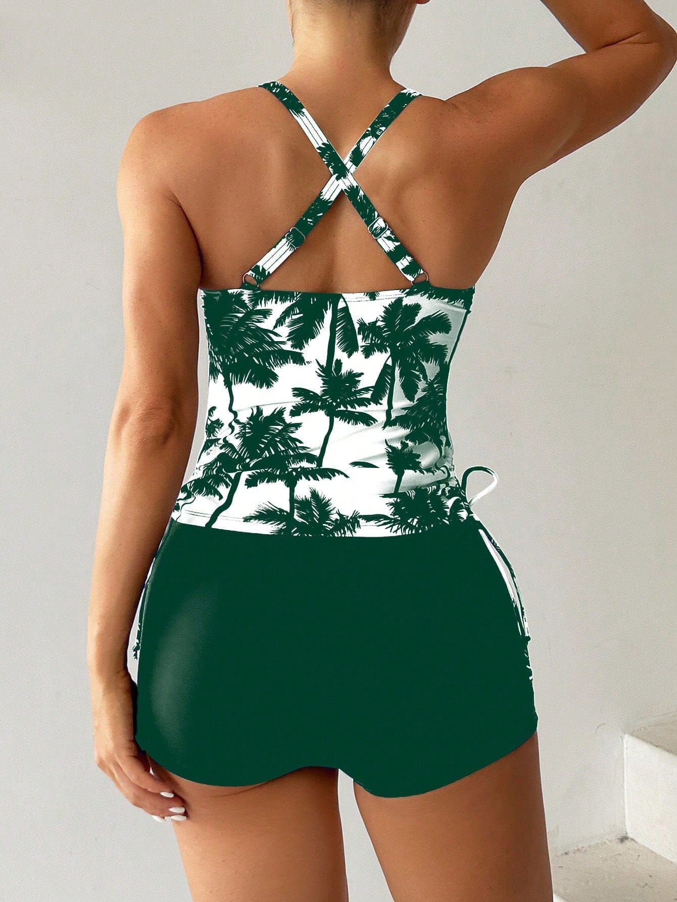 Conjunto Tankini com Top Halter e Shortinho