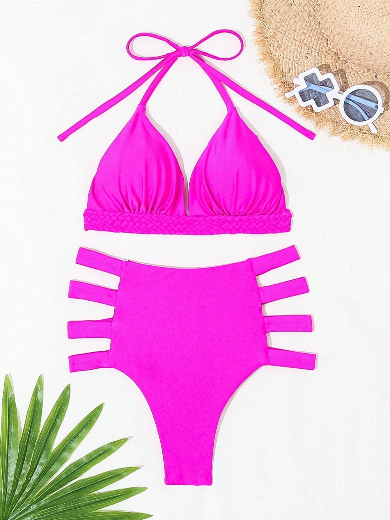 Conjunto de Biquíni Cintura Alta com Detalhe Trançado