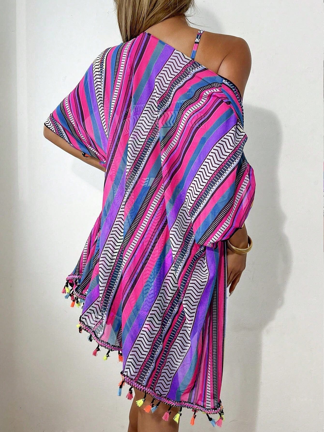 Conjunto Praia 4 Peças com Kimono – Estampa Geométrica Verão 2025